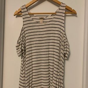 Medium Mossimo Cold Shoulder Top